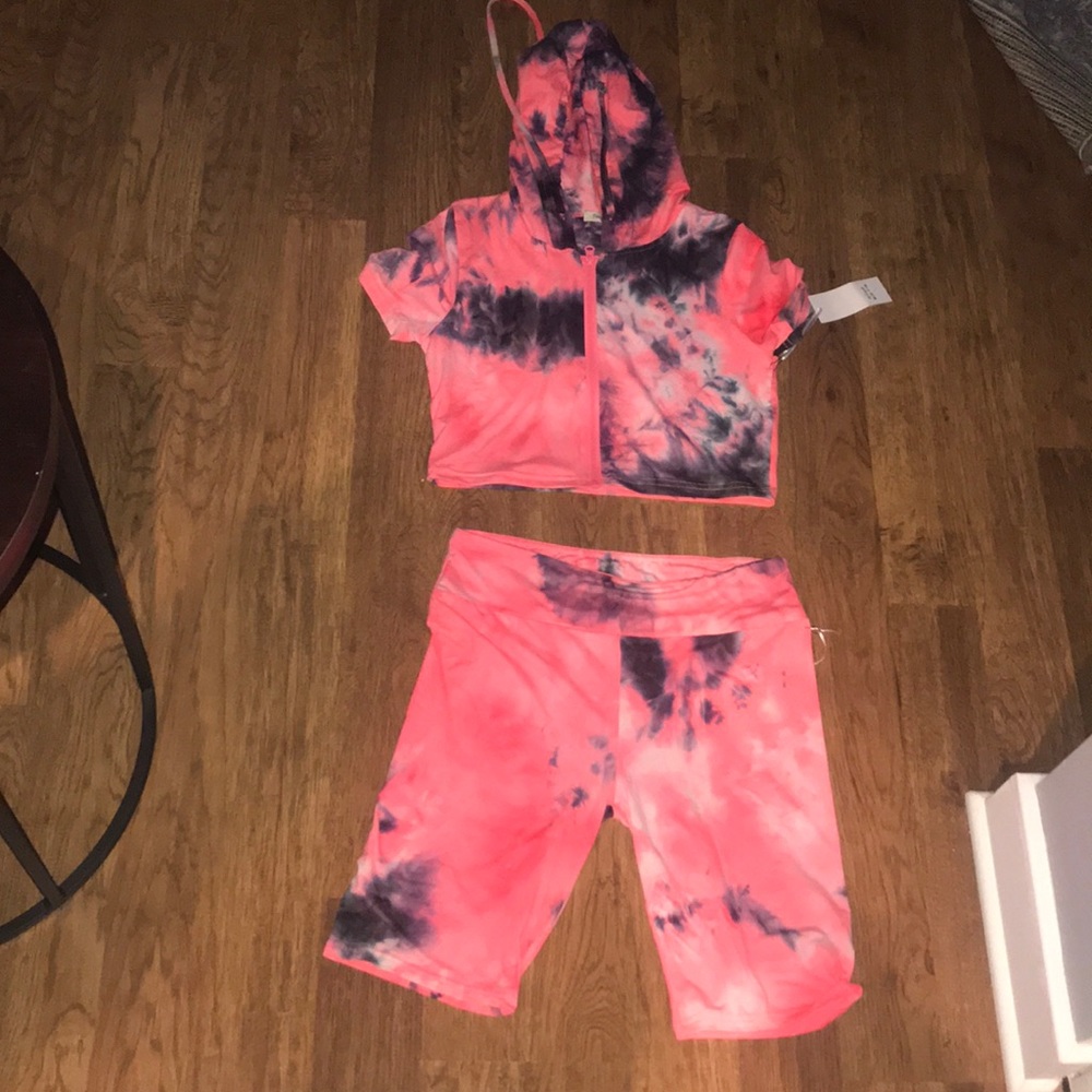 Brand new two-piece tie-dye outfit
